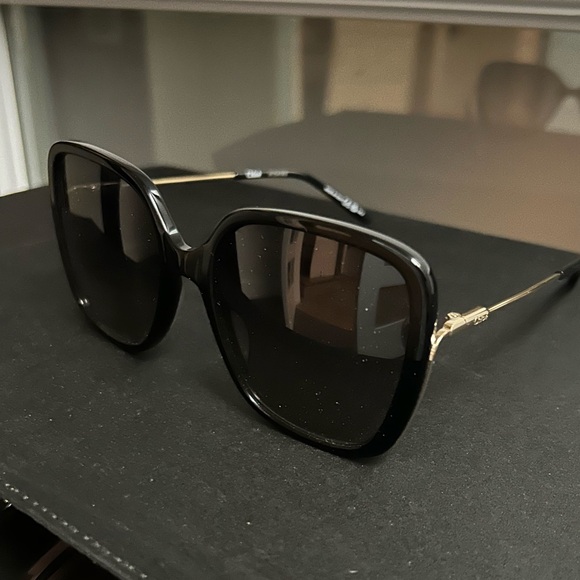 Chloé sunglasse oversize black frame with gold branch - Picture 2 of 4